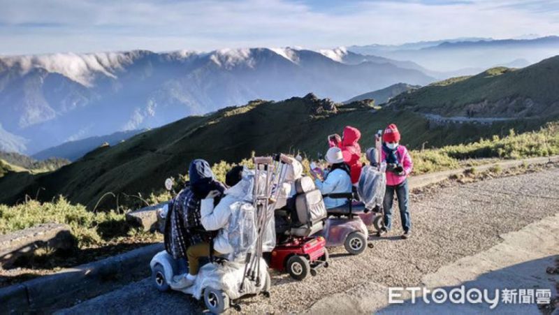 輪椅出遊團攻頂合歡山