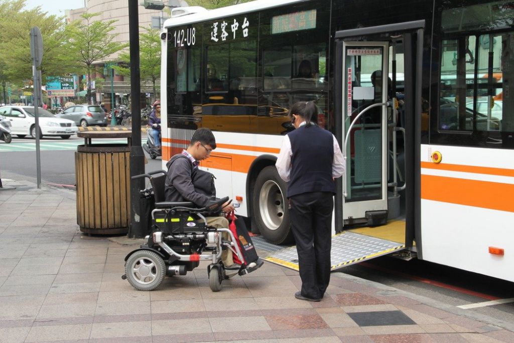 台中推健康公車 兩年拚九成無障礙巴士