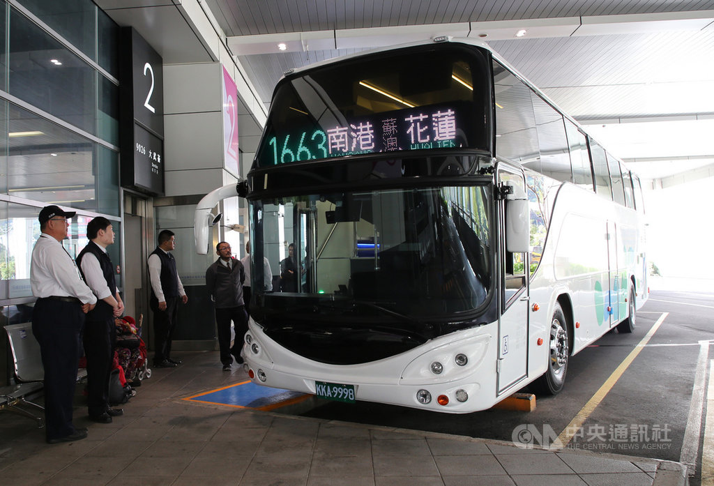 國道客運北花線開通首航典禮6日在台北南港轉運站西站舉行，「南港-花蓮」路線由台北客運、統聯客運營運，台北境內停靠站點為南港轉運站，花蓮境內停靠站為花蓮火車站、北埔（僅統聯停靠）、新城火車站