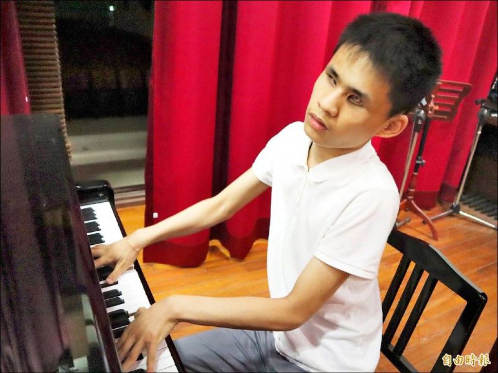 陈俊豪是钢琴比赛常胜军