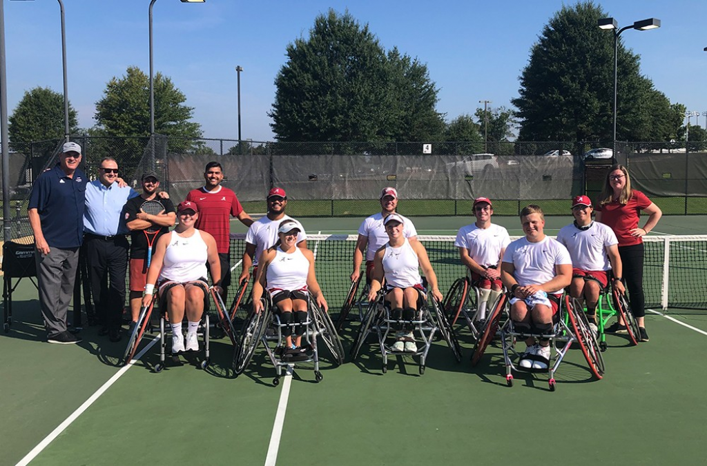 阿拉巴馬大學推出首個輪椅網球設施 University of Alabama unveils first-of-its-kind wheelchair tennis facility