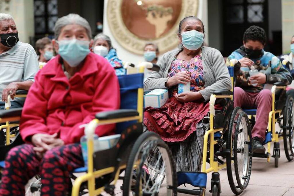 今年度捐贈2貨櫃，共計294張成人輪椅、158張孩童輪椅及848件輔具。