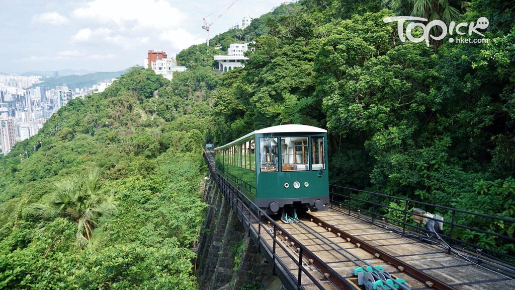 第六代山頂纜車於今天重新開放，以全新車廂及車站示人。