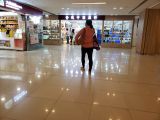 Picture-All kinds of shops can be easily entered